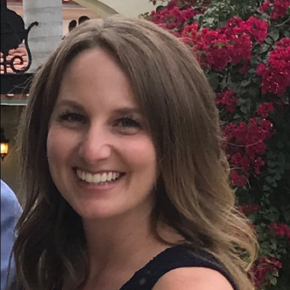 Meet your Posher, Jennifer - Picture 2 of 5